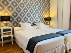 Отель APTBCN Super Balmes Guest House  Барселона
